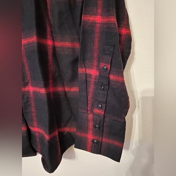Banana Republic Classic Fit Flannel Shirt Size MP Black/Red Plaid NWT - Picture 8 of 12